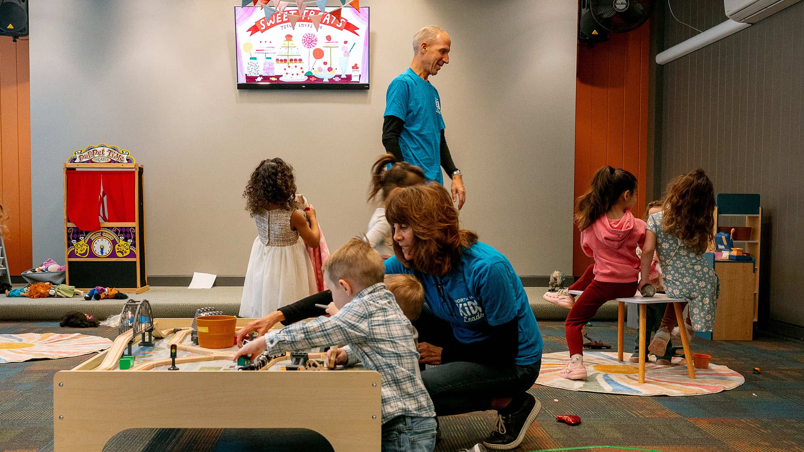 North Way Dormont Kids Ministry volunteers playing with kids